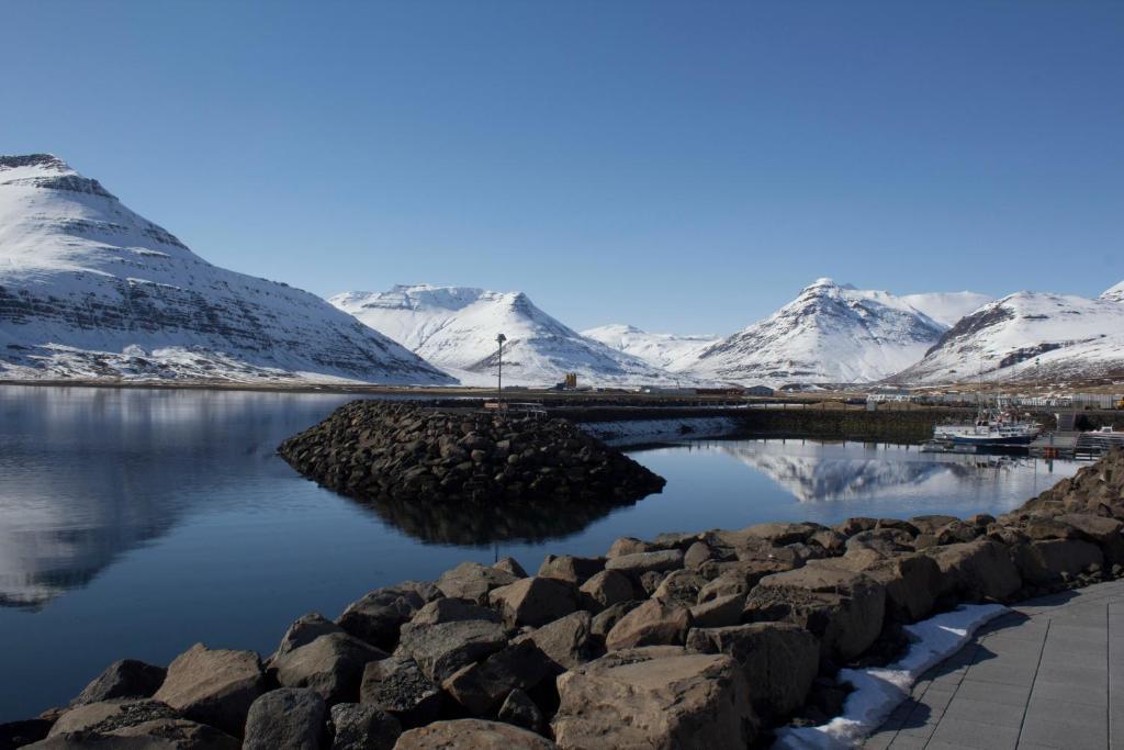 Hotel Austur Reydarfjordur Bagian luar foto